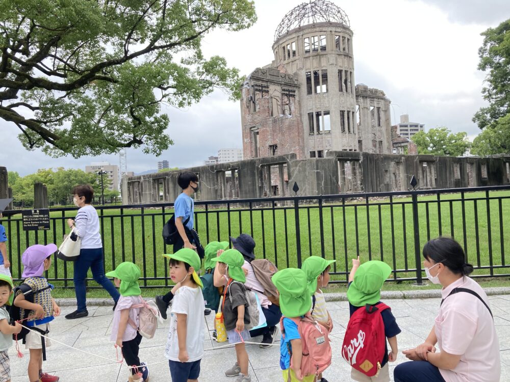 平和の集いを行いました。(原爆ドーム、原爆の子の像前まで行ってきました！)